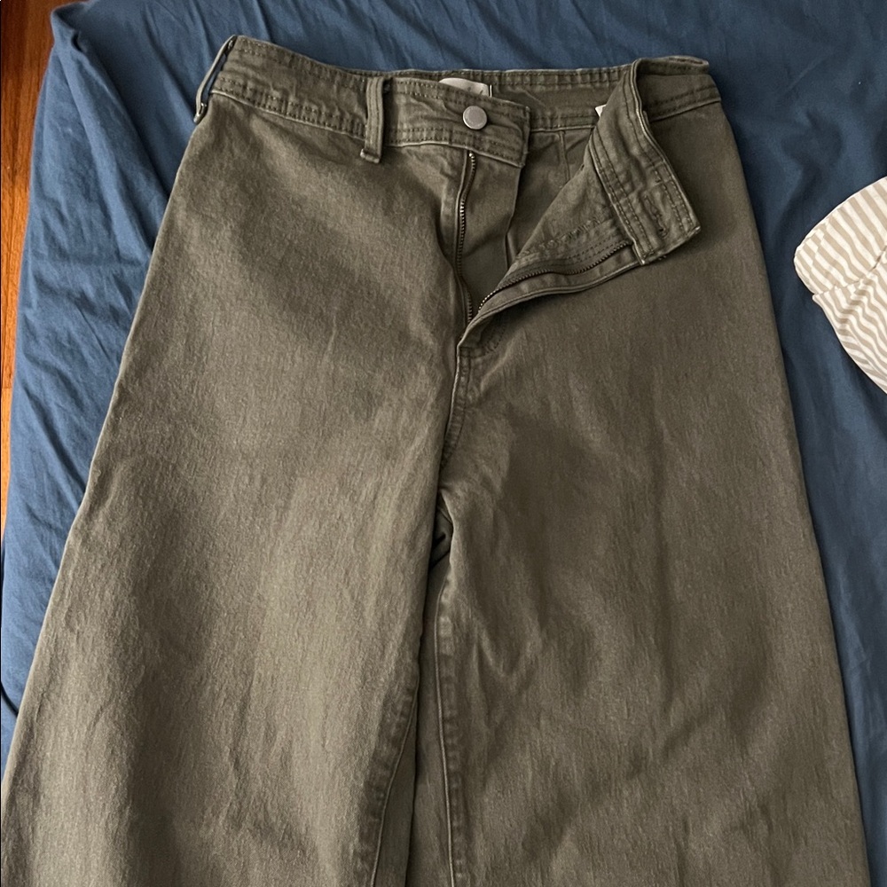 Universal Thread Women's Wide Leg Jeans in Olive